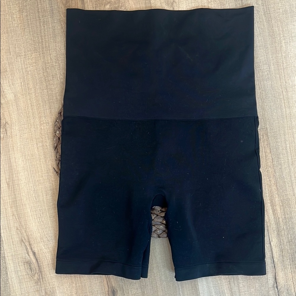 Belly Bandit Black Women's Shorts Size Large